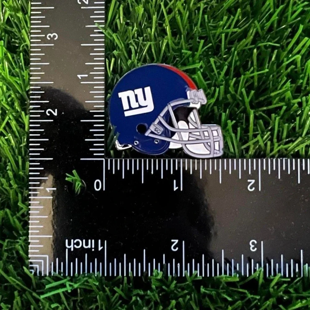 Giants pin